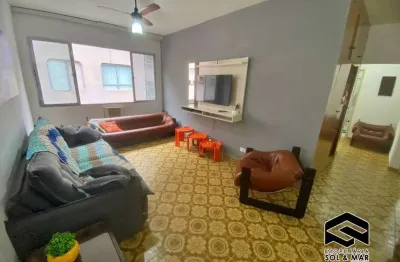 02 dorm&apos;s em excelente localização, apenas 02 quadras do mar!
