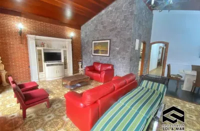 Casa térrea 03 dormitórios com piscina e churrasqueira!