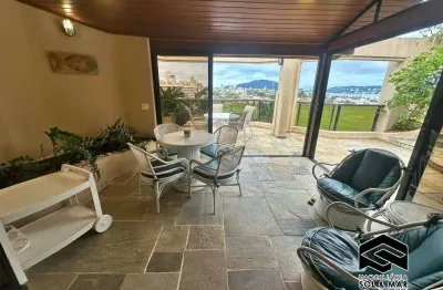 Cobertura c/ vista ao mar, apenas 1 quadra da praia, em exc. localização!