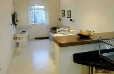 Amplo apartamento, portaria 24 horas, lado praia, próximo a unoeste!