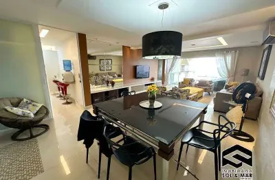 Linda cobertura penthouse, apenas 300m do mar, na melhor região da enseada!