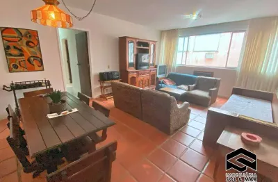 Amplo apto 04 dormitórios, em boa localização na enseada!