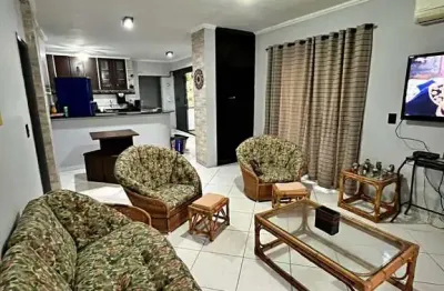 Linda cobertura com terraço, piscina e churrasqueira