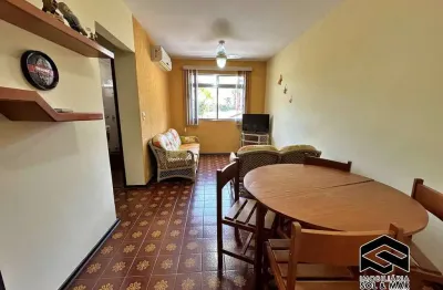 Excelente localização, apenas 200m do mar e condominio baixissimo