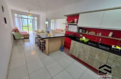 Oportunidade! amplo apartamento lado praia, condomínio baixo!