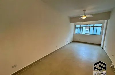 Reformado, 03 dormitórios, lado praia, na região do aquário!