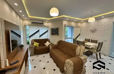 Lindo apto com sacada de frente, 03 amplos dormitórios, à 300mts do mar!