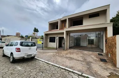 Casa comercial com 9 salas para alugar na Rua Pereira Neto, 220, Centro, Itajaí