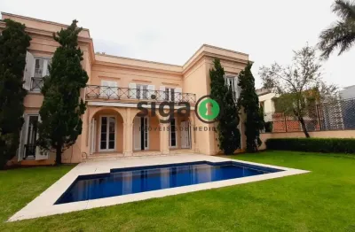 Elegante Mansão em Estilo Francês com Segurança Exclusiva no Coração do Morumbi