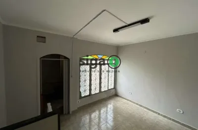 Casa ampla com 260m², 6 quartos, 1 vaga - disponível para locação!