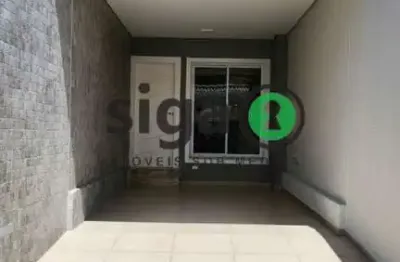 Sobrado 3 quartos e 1 suíte com 2 vagas no campo grande