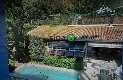 Sobradono  bairro alto de pinheiros, com 3 quartos e 7 banheiros à venda