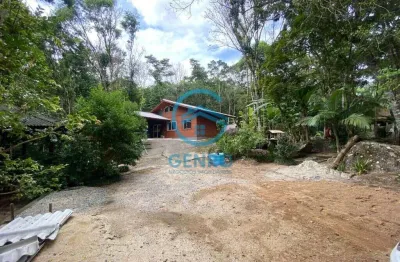Chácara em meio a natureza com cachoeira e terreno de 4.000m² à venda em canelinha/sc