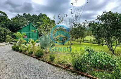 Linda chácara rústica com riacho e terreno de 7.000m² à venda em tijucas/sc