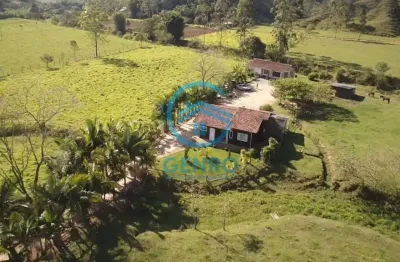 Chácara com área de festas, riacho e terreno de 4.650m² à venda em canelinha/sc