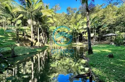 Sítio com cachoeira, lagoa e terreno de 18.000m² à venda em canelinha/sc