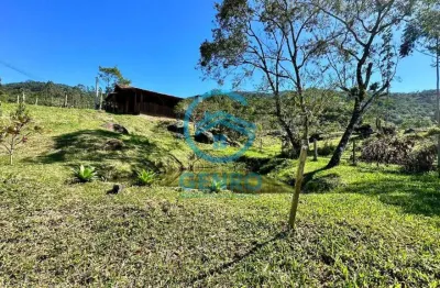 Chácara em meio a natureza com lagoa e terreno de 1.000m² à venda em tijucas/sc