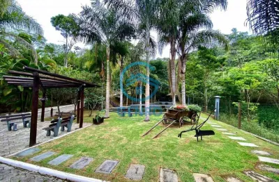 Sítio em meio a natureza com lagoa, riacho e terreno de 35.000m² ( 3.5 hectares ) à venda em tijucas/sc