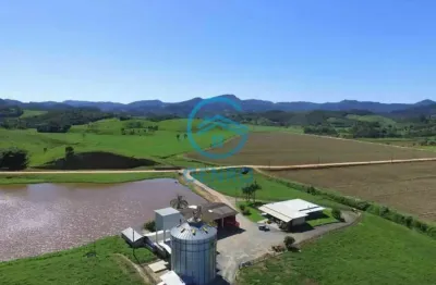 Linda fazenda com terreno de 871 hectares  à venda em canelinha/sc
