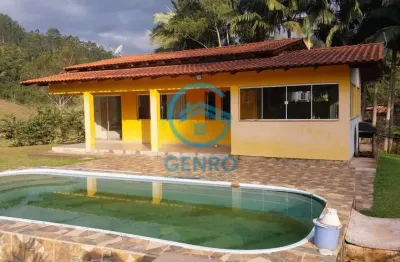 Chácara em meio a natureza com lagoa, piscina e terreno de 1.600m² à venda em tijucas/sc