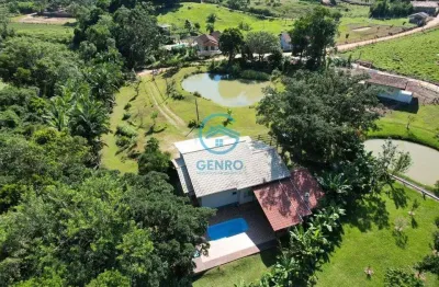 Chácara em meio a natureza com piscina e terreno com escritura pública de 6.300m² à venda em são joão batista/sc
