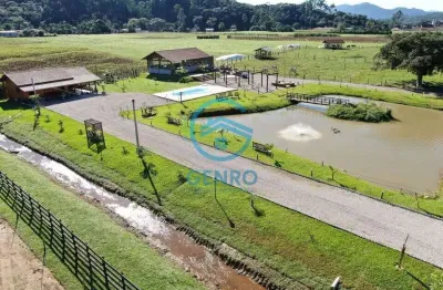 Chácara em meio a natureza com riacho, lagoa e terreno de 4.700m² à venda em tijucas/sc