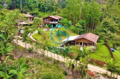 Chácara com chalé em meio a natureza e terreno de 1.600m² à venda em canelinha/sc