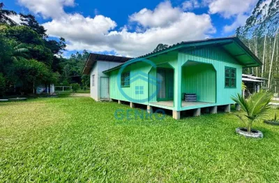 Chácara em meio a natureza com riacho e terreno de 1.500m² à venda em tijucas/sc