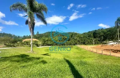 Lote para chácara em meio a natureza com lagoa e terreno de 2.300m² à venda em tijucas/sc