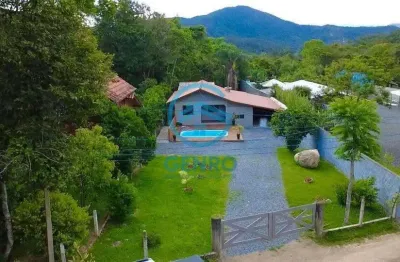 Chácara em meio a natureza com riacho, piscina e terreno de 1.200m² à venda em são joão batista/sc