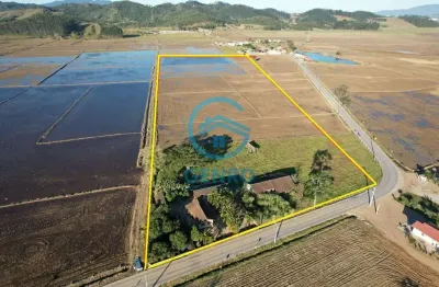 Sítio com terreno com escritura pública de 33.000m² (3.3 hectares)  à venda em tijucas/sc