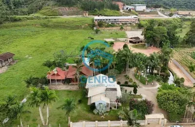 Sitio em meio a natureza com piscina e terreno de 16.000m² ( 1.6 hectares ) à venda em canelinha/sc