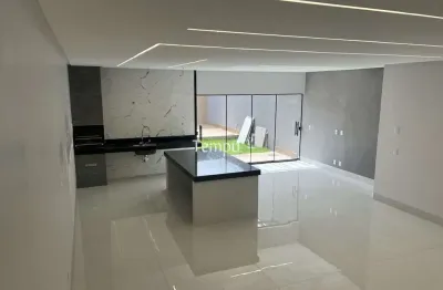 Sobrado alto padrão com piscina aquecida no jardim atlântico