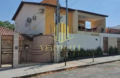 Casa com 4 quartos à venda na rua três qd 5, 21, jardim shangri-la, cuiabá, 335 m2 por r$ 680.000