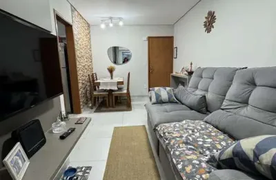 Apartamento semimobiliado 2 dormitórios sendo 1 suíte guilhermina - praia grande
