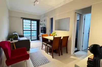 Apartamento Semimobiliado de 2 Quartos e 1 Suíte em Guilhermina, Praia Grande.