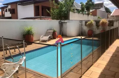Casa à venda no jardim das colinas - sjc | parte baixa, próximo a praça central.