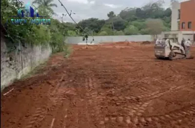 Terreno plano com 1.483m2 com projeto , pronto para construir.
