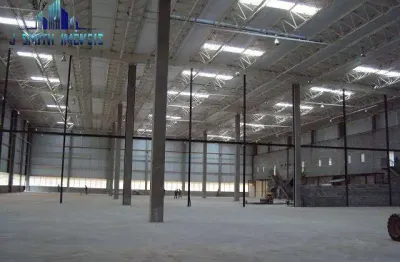 Galpão modular com 1.676m², em condomínio industrial com excelente infra