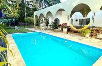 Casa em condomínio fechado com 4 quartos à venda na rua jambo, algarve, cotia, 1500 m2 por r$ 2.780.000