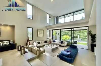 Casa à venda de porteira fechada! impecável, 4 suítes, elevador, piscina