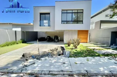 Casa nova, com todos acabamentos, 3 suítes, 5 vagas, piscina. show!!