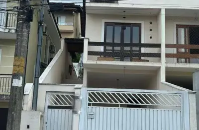 Lindo sobrado 3 dorms (1 suite) , cond. fechado, bairro planejado