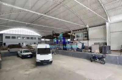 Galpão industrial. ac. 1.600m² de construção. 2 docas