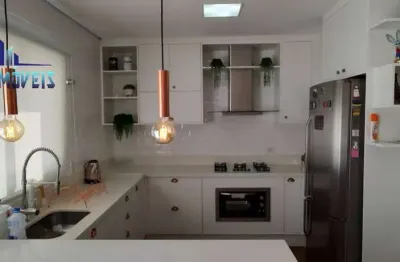 Sobrado moderno,  planejados atualizados, piscina, quintal grande, 2 vagas