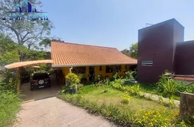 Casa estilo campestre, com ótimos espaços. terreno 1.800m². região nobre