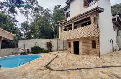 Casa 226m², piscina. abaixo do valor pra vc fazer seu acabamento!!