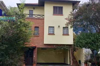 Casa em condomínio na granja viana, 3 suítes, 4 vagas, piscina, segurança.