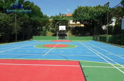 Casa ampla, 3 suítes, quintal grande com paisagismo. Cond. C/ lazer