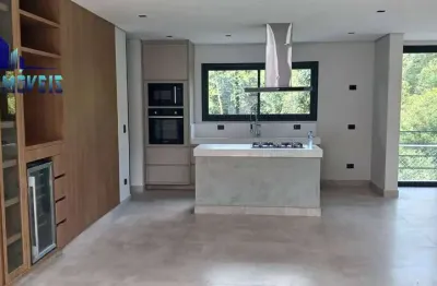 CASA ALTO PADRÃO, 0Km, 4 SUÍTES, CHEIA DE ARMÁRIOS PLANEJADOS, EQUIPADA.